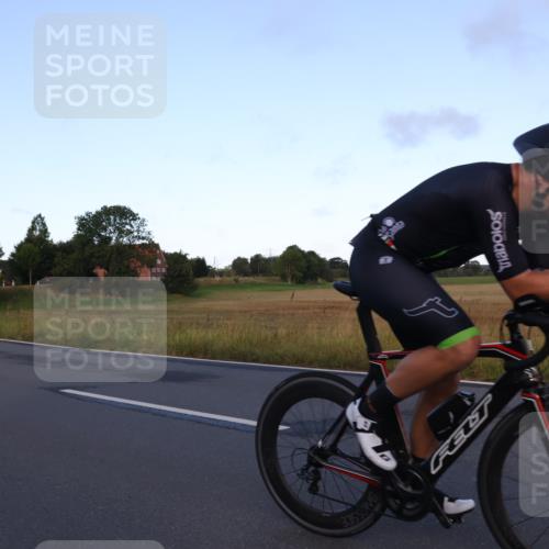 25.08.2024 - Elbe Triathlon Hamburg Fuchs,  Jonas http://msf.ph/oto/6840548 25.08.2024 08:56:43 Radfahren 64, 131, 35, 154 meine-sportfotos.de