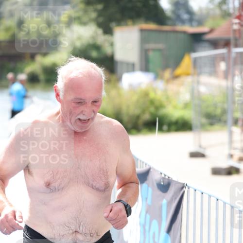 25.08.2024 - Elbe Triathlon Hamburg H.Heesch http://msf.ph/oto/6840549 25.08.2024 14:08:26 Schwimmen  meine-sportfotos.de