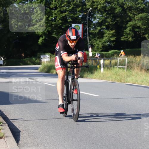 25.08.2024 - Elbe Triathlon Hamburg Fuchs,  Jonas http://msf.ph/oto/6840550 25.08.2024 09:38:34 Radfahren 213, 239, 310, 342 meine-sportfotos.de