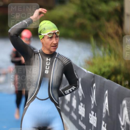 25.08.2024 - Elbe Triathlon Hamburg H.Heesch http://msf.ph/oto/6840555 25.08.2024 08:44:14 Schwimmen 134, 139, 145, 152, 172, 186 meine-sportfotos.de