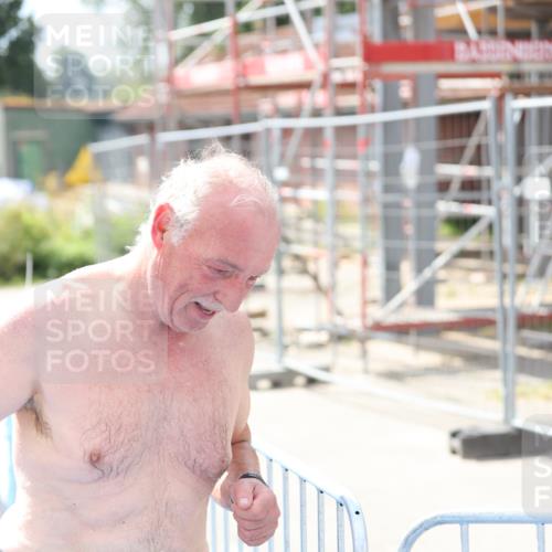 25.08.2024 - Elbe Triathlon Hamburg H.Heesch http://msf.ph/oto/6840556 25.08.2024 14:08:26 Schwimmen  meine-sportfotos.de