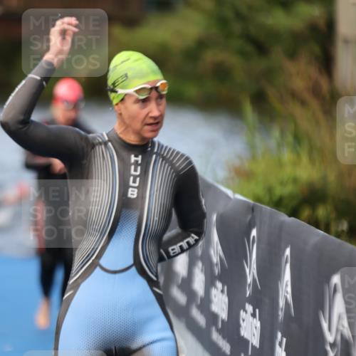 25.08.2024 - Elbe Triathlon Hamburg H.Heesch http://msf.ph/oto/6840558 25.08.2024 08:44:14 Schwimmen 134, 139, 145, 152, 172, 186 meine-sportfotos.de