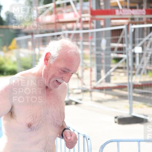 25.08.2024 - Elbe Triathlon Hamburg H.Heesch http://msf.ph/oto/6840559 25.08.2024 14:08:26 Schwimmen  meine-sportfotos.de