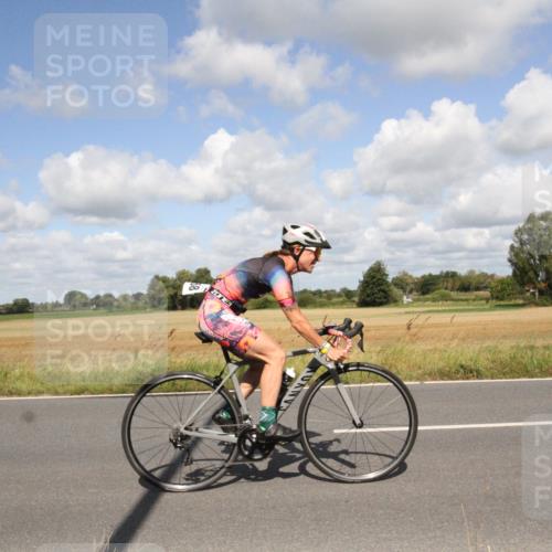 25.08.2024 - Elbe Triathlon Hamburg Fuchs,  Jonas http://msf.ph/oto/6840570 25.08.2024 11:08:53 Radfahren 1474, 1558, 1492 meine-sportfotos.de