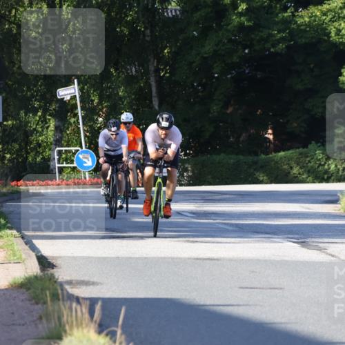25.08.2024 - Elbe Triathlon Hamburg Fuchs,  Jonas http://msf.ph/oto/6840603 25.08.2024 09:38:40 Radfahren 310, 342, 404, 280, 224, 167 meine-sportfotos.de
