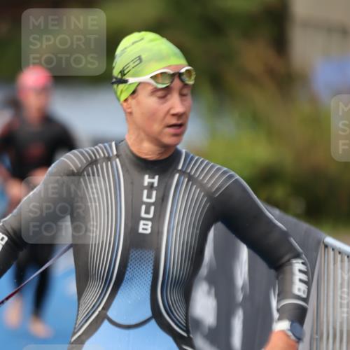 25.08.2024 - Elbe Triathlon Hamburg H.Heesch http://msf.ph/oto/6840609 25.08.2024 08:44:15 Schwimmen 134, 139, 145, 152, 172, 186 meine-sportfotos.de