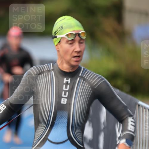 25.08.2024 - Elbe Triathlon Hamburg H.Heesch http://msf.ph/oto/6840617 25.08.2024 08:44:15 Schwimmen 134, 139, 145, 152, 172, 186 meine-sportfotos.de