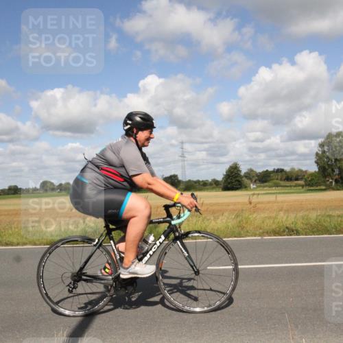 25.08.2024 - Elbe Triathlon Hamburg Fuchs,  Jonas http://msf.ph/oto/6840634 25.08.2024 11:09:20 Radfahren 1651, 1548, 1599, 1518, 1586 meine-sportfotos.de
