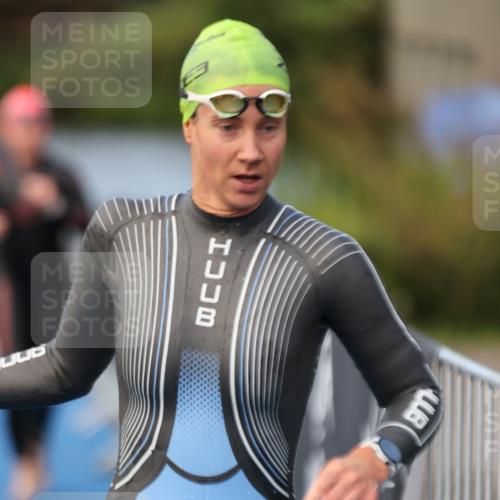 25.08.2024 - Elbe Triathlon Hamburg H.Heesch http://msf.ph/oto/6840643 25.08.2024 08:44:15 Schwimmen 134, 139, 145, 152, 172, 186 meine-sportfotos.de