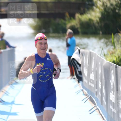 25.08.2024 - Elbe Triathlon Hamburg H.Heesch http://msf.ph/oto/6840685 25.08.2024 14:33:14 Schwimmen  meine-sportfotos.de