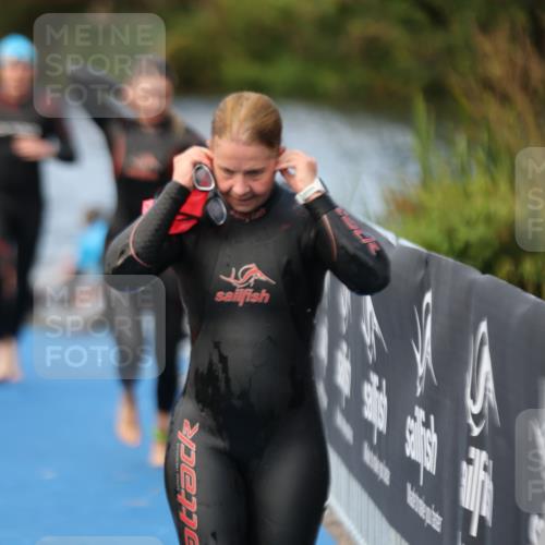 25.08.2024 - Elbe Triathlon Hamburg H.Heesch http://msf.ph/oto/6840686 25.08.2024 08:44:18 Schwimmen 80, 134, 139, 145, 152, 161, 172, 186 meine-sportfotos.de