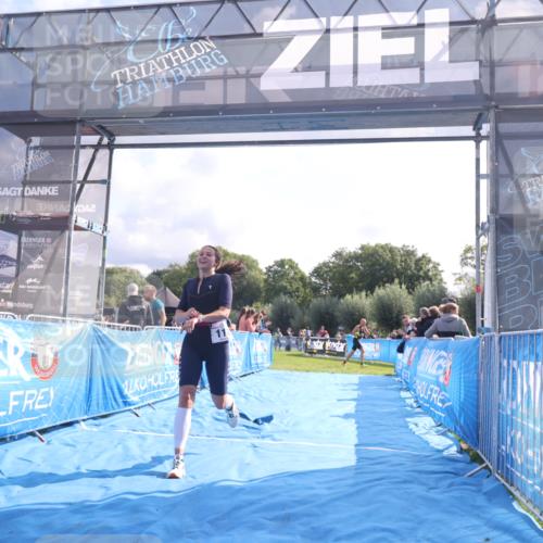 25.08.2024 - Elbe Triathlon Hamburg H.Heesch http://msf.ph/oto/6840701 25.08.2024 10:27:43 Ziel 77, 111 meine-sportfotos.de