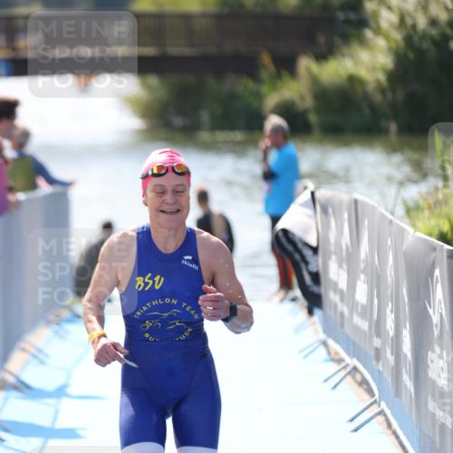 25.08.2024 - Elbe Triathlon Hamburg H.Heesch http://msf.ph/oto/6840706 25.08.2024 14:33:14 Schwimmen  meine-sportfotos.de