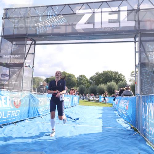 25.08.2024 - Elbe Triathlon Hamburg H.Heesch http://msf.ph/oto/6840711 25.08.2024 10:27:43 Ziel 77, 111 meine-sportfotos.de