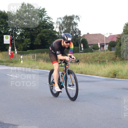 25.08.2024 - Elbe Triathlon Hamburg Fuchs,  Jonas http://msf.ph/oto/6840713 25.08.2024 08:56:51 Radfahren 154, 150, 94, 46 meine-sportfotos.de