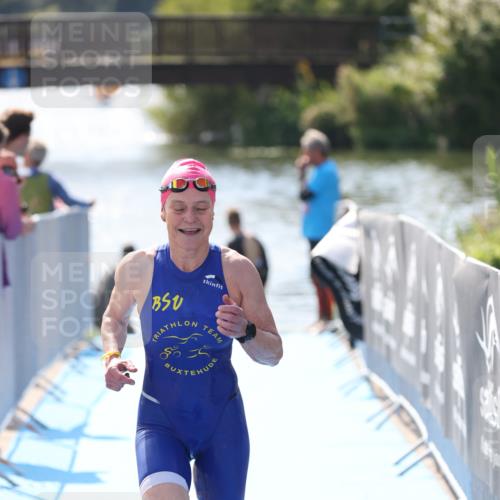 25.08.2024 - Elbe Triathlon Hamburg H.Heesch http://msf.ph/oto/6840721 25.08.2024 14:33:14 Schwimmen  meine-sportfotos.de