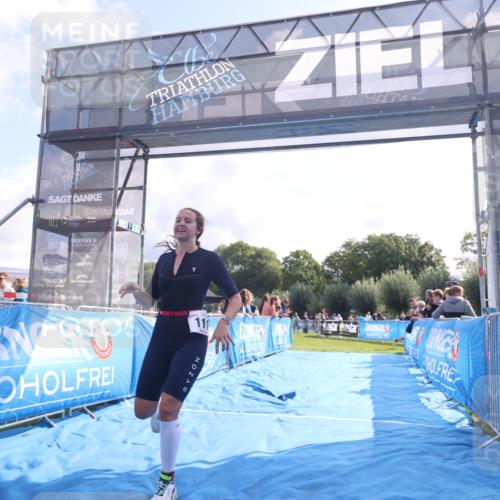 25.08.2024 - Elbe Triathlon Hamburg H.Heesch http://msf.ph/oto/6840728 25.08.2024 10:27:43 Ziel 77, 111 meine-sportfotos.de
