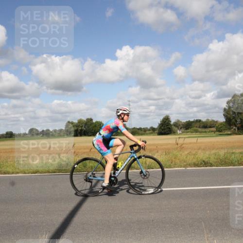 25.08.2024 - Elbe Triathlon Hamburg Fuchs,  Jonas http://msf.ph/oto/6840730 25.08.2024 11:10:03 Radfahren 1671, 1712, 1670, 1572, 1517, 1508 meine-sportfotos.de