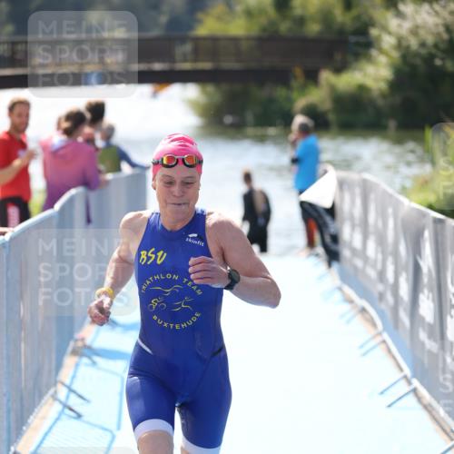 25.08.2024 - Elbe Triathlon Hamburg H.Heesch http://msf.ph/oto/6840735 25.08.2024 14:33:15 Schwimmen  meine-sportfotos.de