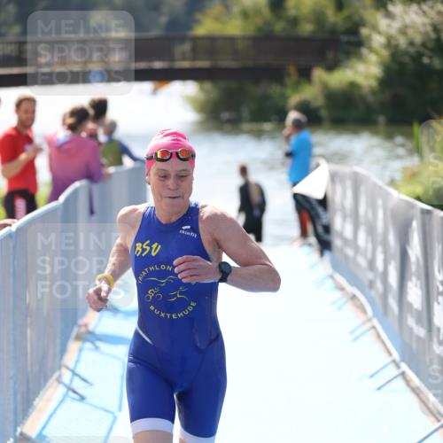 25.08.2024 - Elbe Triathlon Hamburg H.Heesch http://msf.ph/oto/6840737 25.08.2024 14:33:15 Schwimmen  meine-sportfotos.de
