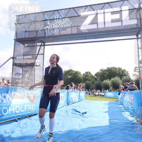 25.08.2024 - Elbe Triathlon Hamburg H.Heesch http://msf.ph/oto/6840741 25.08.2024 10:27:43 Ziel 77, 111 meine-sportfotos.de