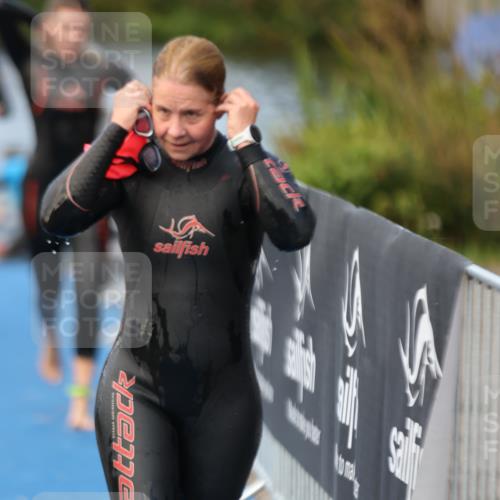25.08.2024 - Elbe Triathlon Hamburg H.Heesch http://msf.ph/oto/6840777 25.08.2024 08:44:19 Schwimmen 80, 134, 139, 145, 152, 161, 172, 186 meine-sportfotos.de