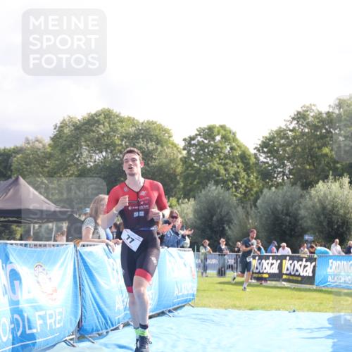 25.08.2024 - Elbe Triathlon Hamburg H.Heesch http://msf.ph/oto/6840815 25.08.2024 10:27:50 Ziel 77, 111 meine-sportfotos.de