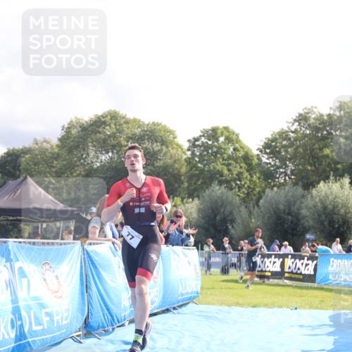 25.08.2024 - Elbe Triathlon Hamburg H.Heesch http://msf.ph/oto/6840822 25.08.2024 10:27:50 Ziel 77, 111 meine-sportfotos.de