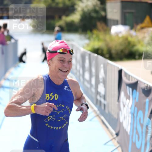25.08.2024 - Elbe Triathlon Hamburg H.Heesch http://msf.ph/oto/6840824 25.08.2024 14:33:16 Schwimmen  meine-sportfotos.de