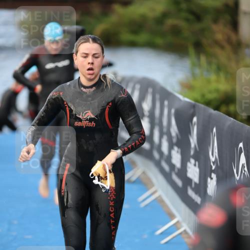 25.08.2024 - Elbe Triathlon Hamburg H.Heesch http://msf.ph/oto/6840827 25.08.2024 08:44:21 Schwimmen 80, 134, 139, 145, 152, 161, 172, 186 meine-sportfotos.de