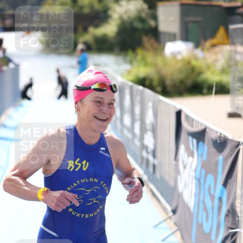 25.08.2024 - Elbe Triathlon Hamburg H.Heesch http://msf.ph/oto/6840832 25.08.2024 14:33:16 Schwimmen  meine-sportfotos.de