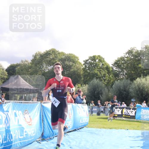 25.08.2024 - Elbe Triathlon Hamburg H.Heesch http://msf.ph/oto/6840835 25.08.2024 10:27:50 Ziel 77, 111 meine-sportfotos.de