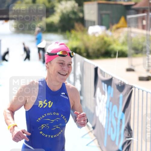 25.08.2024 - Elbe Triathlon Hamburg H.Heesch http://msf.ph/oto/6840839 25.08.2024 14:33:16 Schwimmen  meine-sportfotos.de