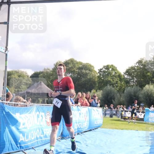 25.08.2024 - Elbe Triathlon Hamburg H.Heesch http://msf.ph/oto/6840843 25.08.2024 10:27:51 Ziel 77 meine-sportfotos.de