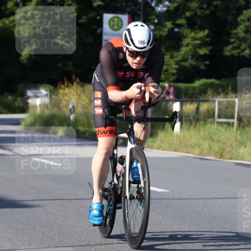 25.08.2024 - Elbe Triathlon Hamburg Fuchs,  Jonas http://msf.ph/oto/6840852 25.08.2024 09:39:05 Radfahren 419, 186, 142, 506, 226 meine-sportfotos.de