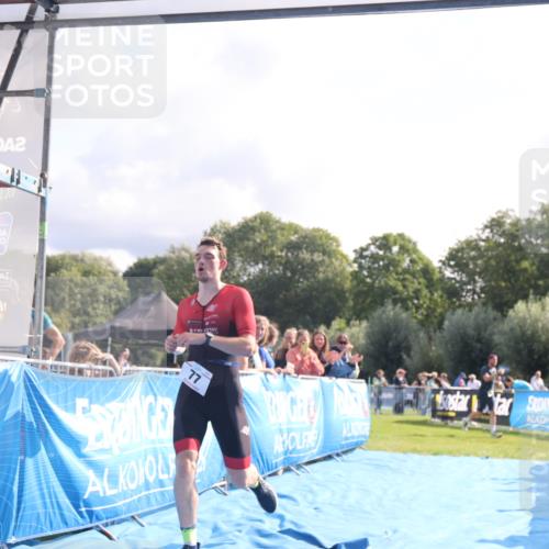 25.08.2024 - Elbe Triathlon Hamburg H.Heesch http://msf.ph/oto/6840856 25.08.2024 10:27:51 Ziel 77 meine-sportfotos.de