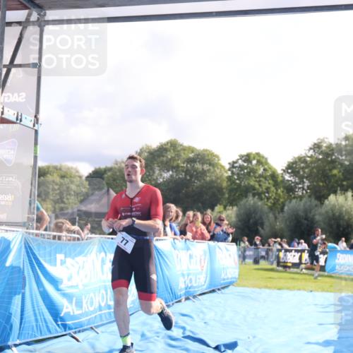25.08.2024 - Elbe Triathlon Hamburg H.Heesch http://msf.ph/oto/6840863 25.08.2024 10:27:51 Ziel 77 meine-sportfotos.de