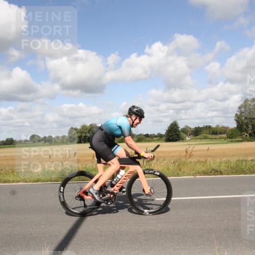 25.08.2024 - Elbe Triathlon Hamburg Fuchs,  Jonas http://msf.ph/oto/6840868 25.08.2024 11:10:48 Radfahren 1718, 1715, 1529, 791, 1597, 1556 meine-sportfotos.de