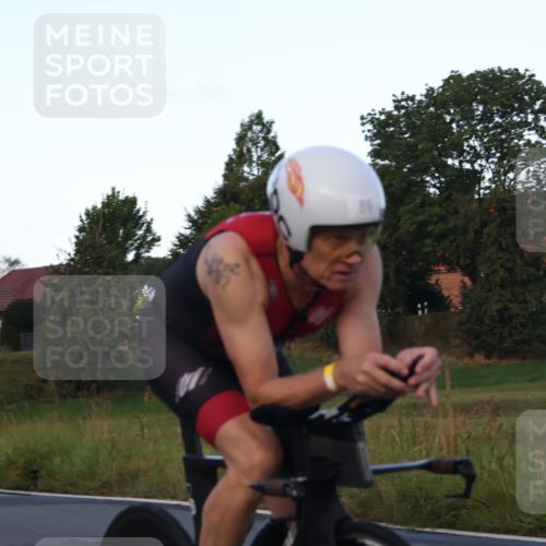 25.08.2024 - Elbe Triathlon Hamburg Fuchs,  Jonas http://msf.ph/oto/6840878 25.08.2024 08:57:02 Radfahren 86 meine-sportfotos.de