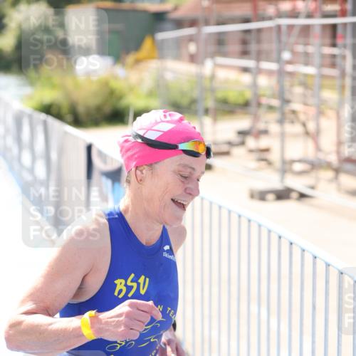 25.08.2024 - Elbe Triathlon Hamburg H.Heesch http://msf.ph/oto/6840879 25.08.2024 14:33:16 Schwimmen  meine-sportfotos.de