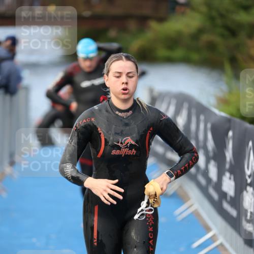 25.08.2024 - Elbe Triathlon Hamburg H.Heesch http://msf.ph/oto/6840880 25.08.2024 08:44:22 Schwimmen 80, 120, 134, 139, 145, 152, 161, 166, 172, 186 meine-sportfotos.de