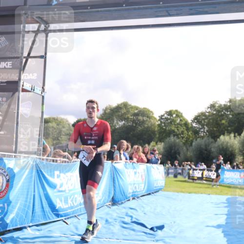 25.08.2024 - Elbe Triathlon Hamburg H.Heesch http://msf.ph/oto/6840886 25.08.2024 10:27:51 Ziel 77 meine-sportfotos.de