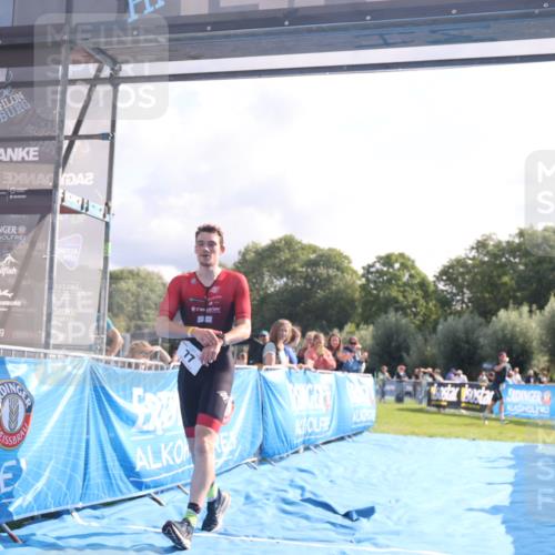 25.08.2024 - Elbe Triathlon Hamburg H.Heesch http://msf.ph/oto/6840893 25.08.2024 10:27:51 Ziel 77 meine-sportfotos.de