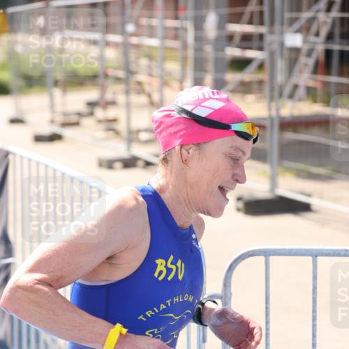 25.08.2024 - Elbe Triathlon Hamburg H.Heesch http://msf.ph/oto/6840905 25.08.2024 14:33:17 Schwimmen  meine-sportfotos.de