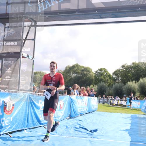 25.08.2024 - Elbe Triathlon Hamburg H.Heesch http://msf.ph/oto/6840913 25.08.2024 10:27:51 Ziel 77 meine-sportfotos.de