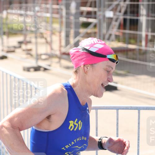 25.08.2024 - Elbe Triathlon Hamburg H.Heesch http://msf.ph/oto/6840914 25.08.2024 14:33:17 Schwimmen  meine-sportfotos.de