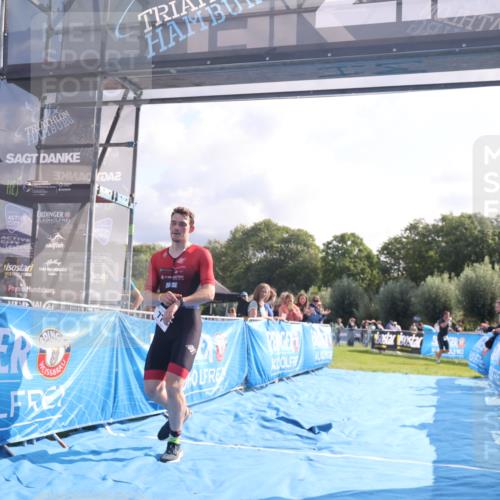25.08.2024 - Elbe Triathlon Hamburg H.Heesch http://msf.ph/oto/6840924 25.08.2024 10:27:51 Ziel 77 meine-sportfotos.de