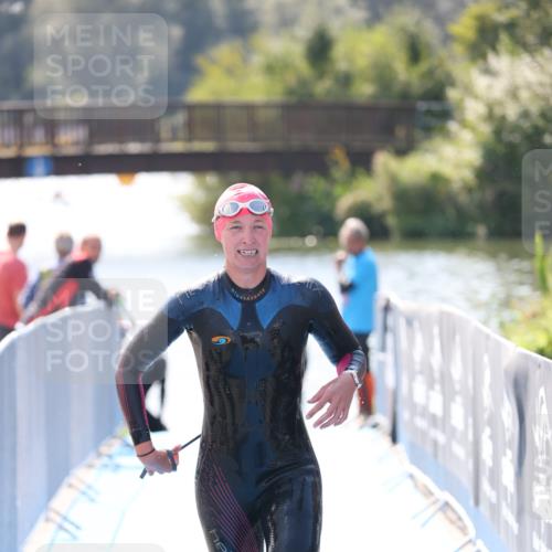 25.08.2024 - Elbe Triathlon Hamburg H.Heesch http://msf.ph/oto/6840926 25.08.2024 14:33:30 Schwimmen  meine-sportfotos.de