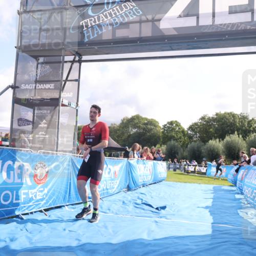 25.08.2024 - Elbe Triathlon Hamburg H.Heesch http://msf.ph/oto/6840930 25.08.2024 10:27:51 Ziel 77 meine-sportfotos.de
