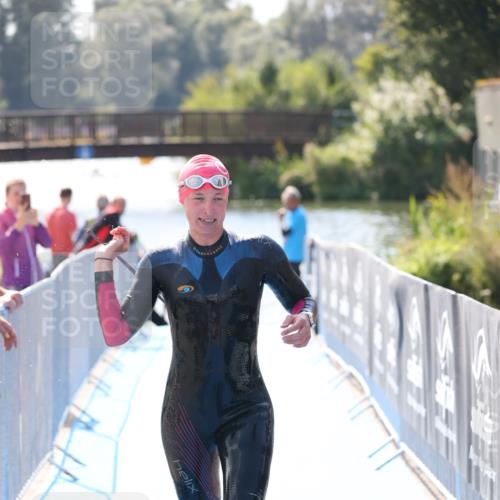 25.08.2024 - Elbe Triathlon Hamburg H.Heesch http://msf.ph/oto/6840938 25.08.2024 14:33:31 Schwimmen  meine-sportfotos.de